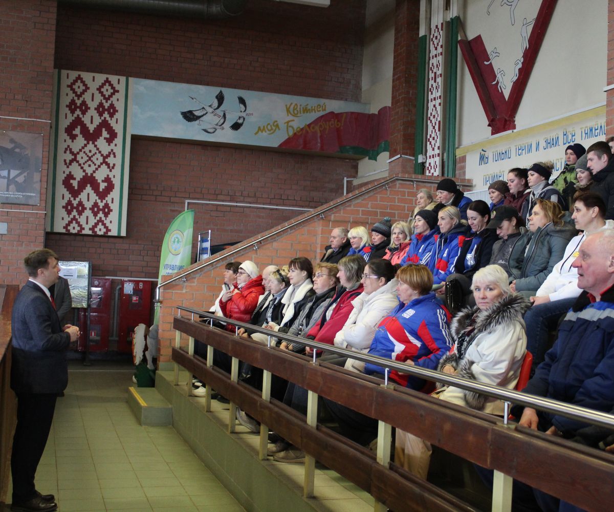 С праздником весны!